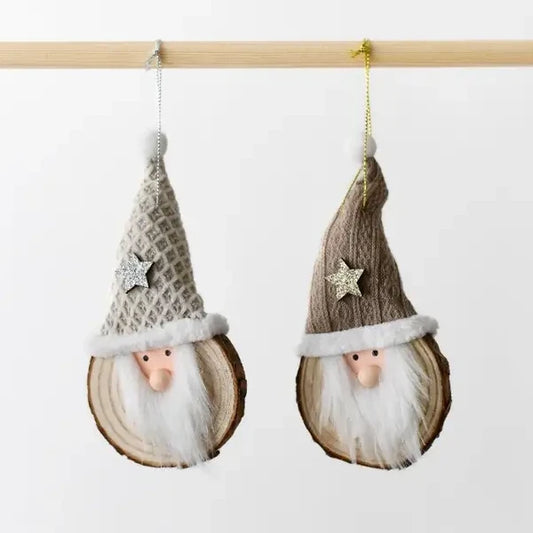 Pinewood Hanging Santa, 15cm